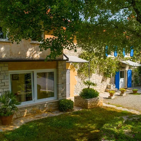 Mega By Interhome فيلة